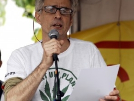joep_oomen_cannabis_bevrijdingsdag_antwerpen_2015_foto_db_3156-294x300.jpg