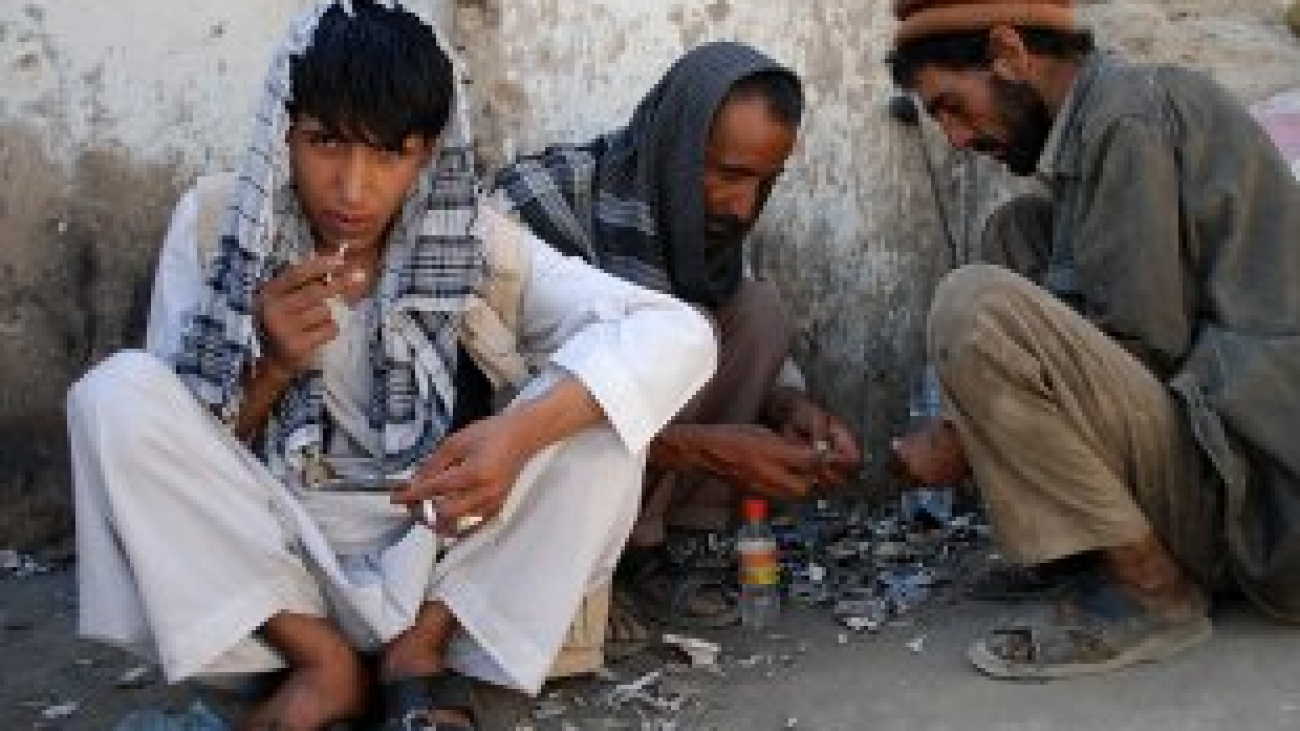afghan_opium_smokers.jpg