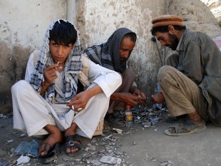 afghan_opium_smokers.jpg