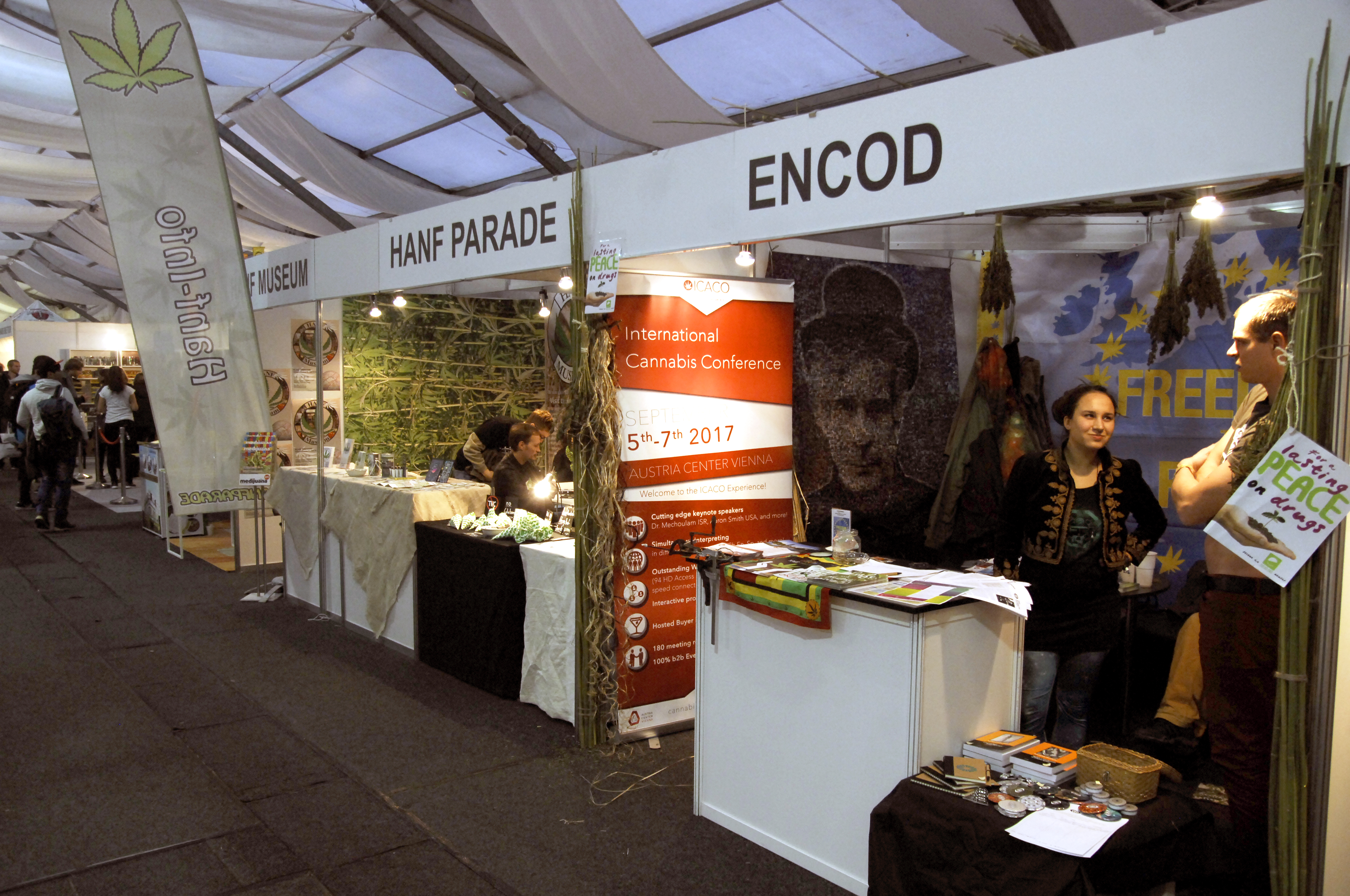 cannafest_2016_prague_encod_and_hanfparade_stands_foto_derrick_bergman_0200.jpg