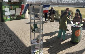 Pictures from the demonstration FrenchDutchParadox